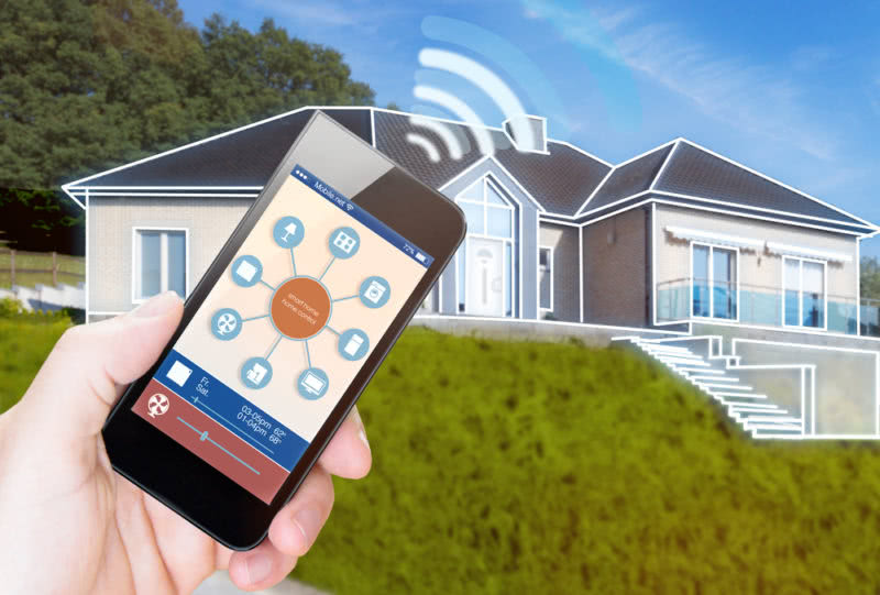 How a Smart Thermostat Improves Home Comfort